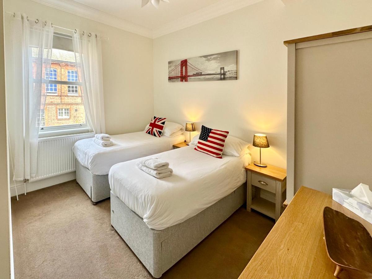 Luxury 6 Bluebridge With Free Allocated Parking Apartment