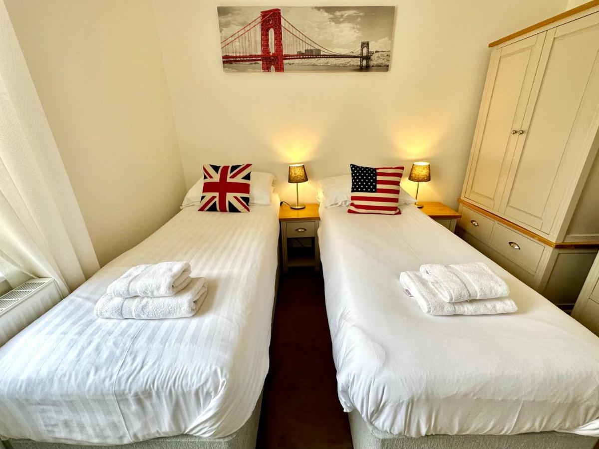 Luxury 6 Bluebridge With Free Allocated Parking Apartment *